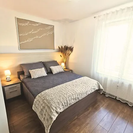 Amber Apartment *
